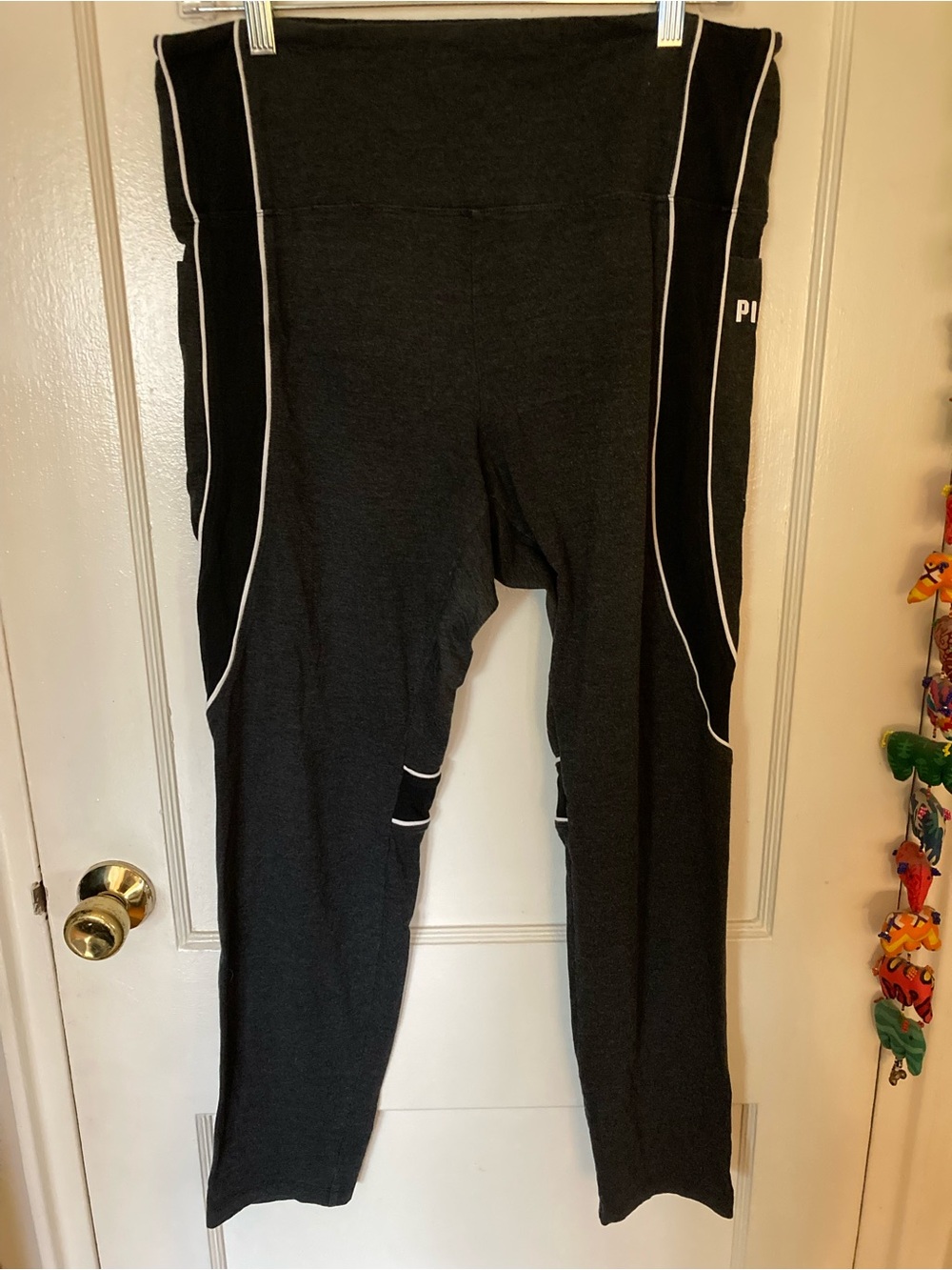 Victorias Secret PINK Yoga Leggings, Dark Grey, size XL, FAIR